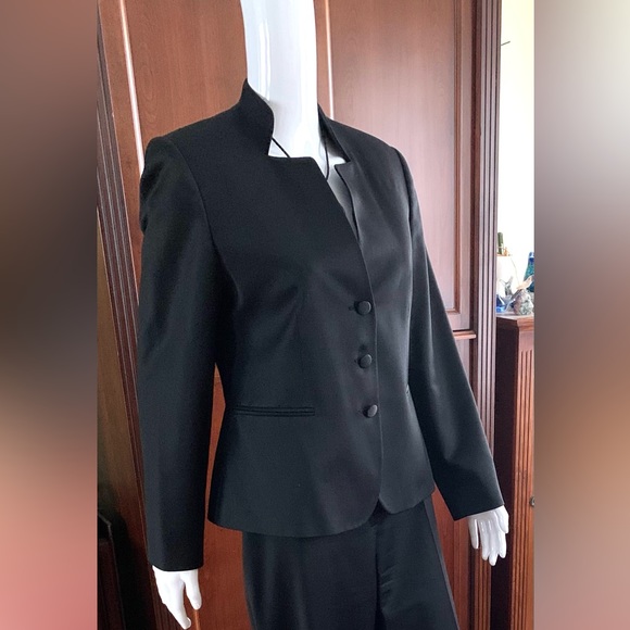 Soft and shiny fine wool blend black blazer & straight pants 2 Pc suit US 12 - Picture 4 of 16